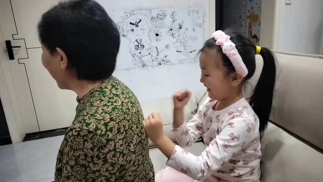 【預(yù)?感恩】知恩于心 感恩“預(yù)”行——石家莊私立一中附小預(yù)科部|以愛(ài)之名 預(yù)娃感恩行