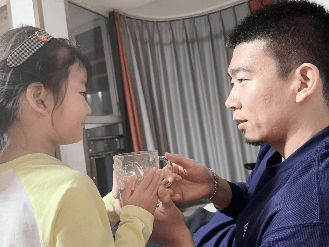 【預(yù)?感恩】知恩于心 感恩“預(yù)”行——石家莊私立一中附小預(yù)科部|以愛(ài)之名 預(yù)娃感恩行