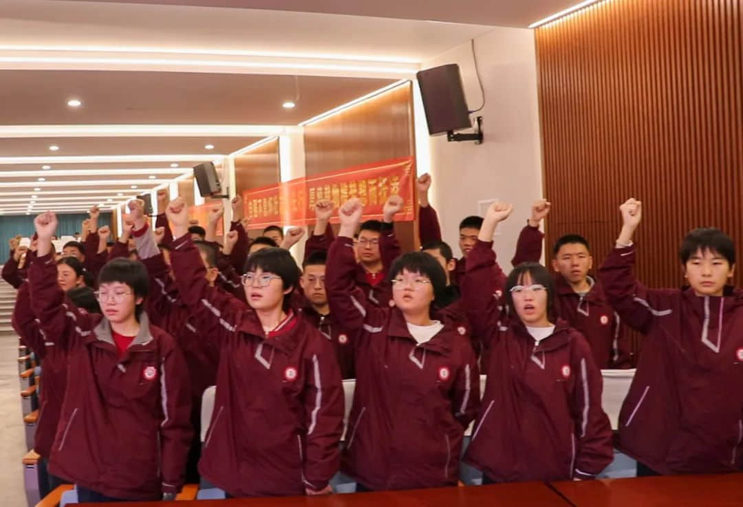 燃青衿之志 戰(zhàn)三月冬寒丨中國高考演講首席專家走進高三