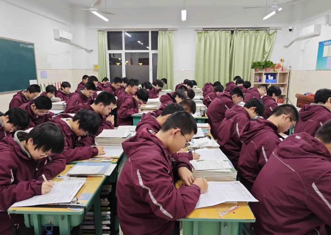 “語(yǔ)”你有約 “文”采飛揚(yáng)丨第二屆學(xué)生作文大賽圓滿完成