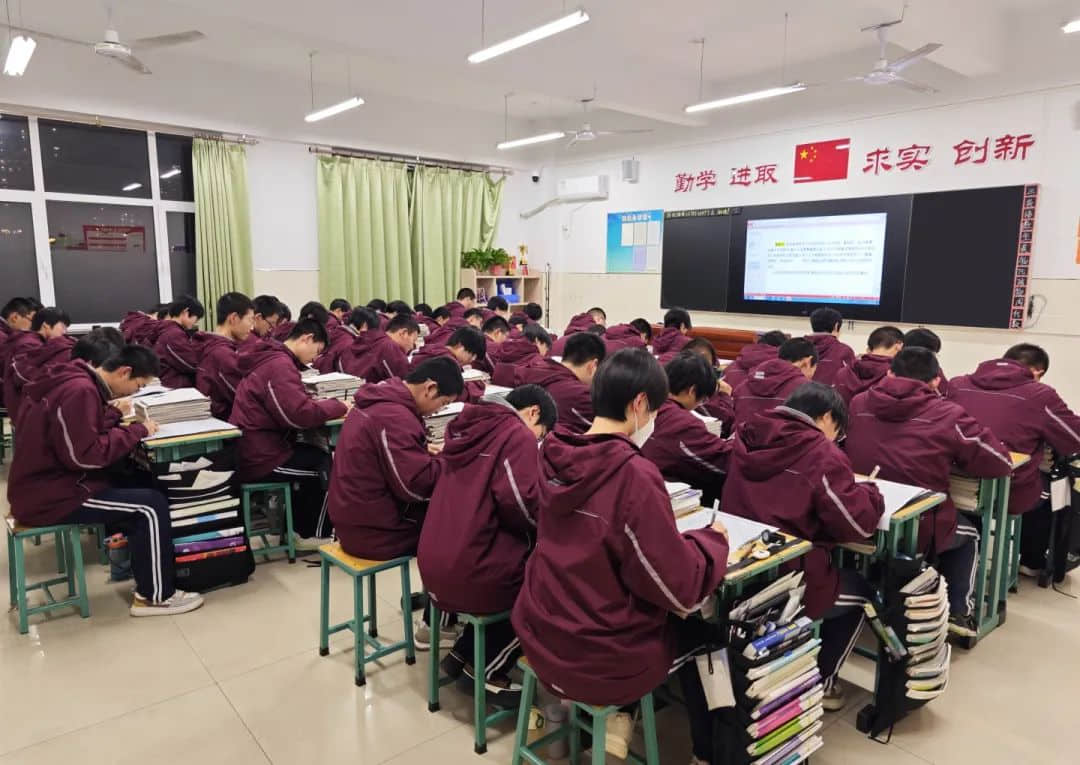 “語(yǔ)”你有約 “文”采飛揚(yáng)丨第二屆學(xué)生作文大賽圓滿完成