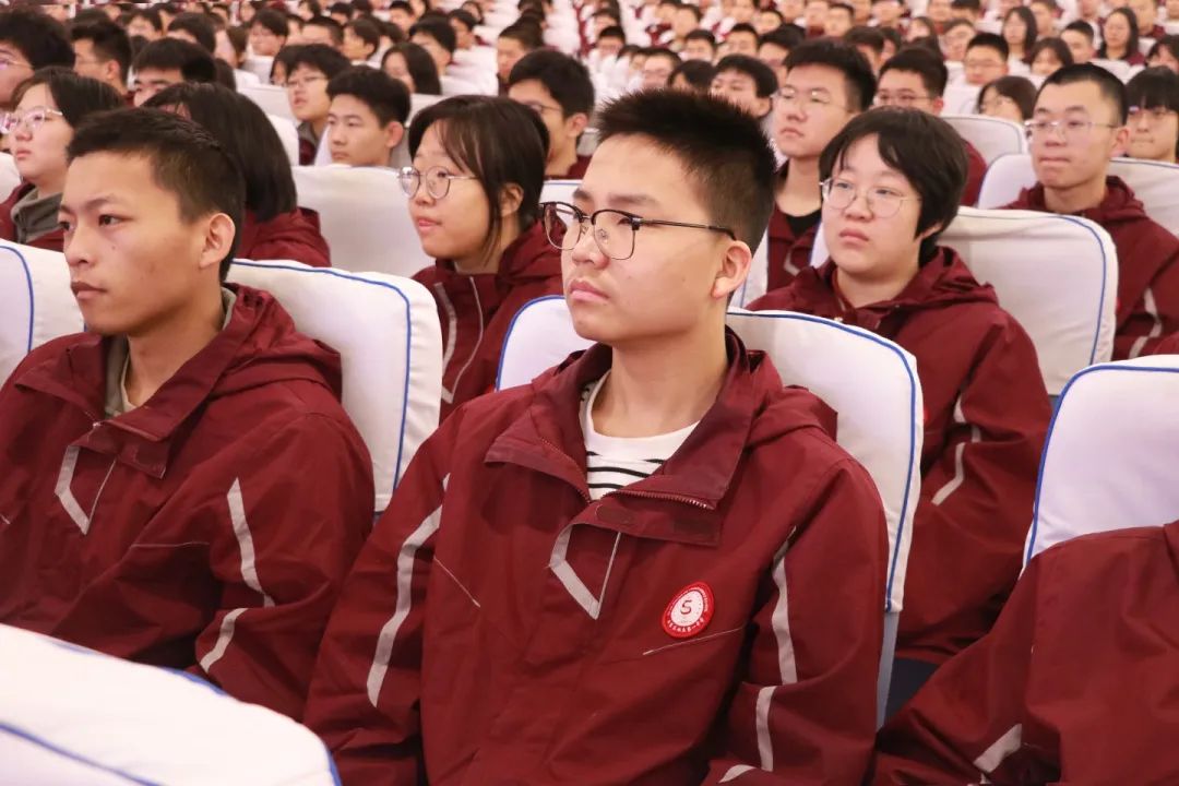 清華大學(xué)學(xué)霸私立一中高考百日勵志行！