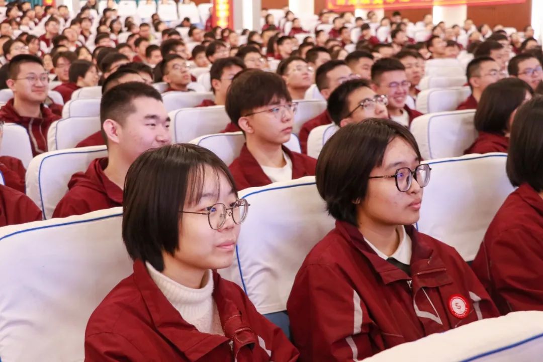 清華大學(xué)學(xué)霸私立一中高考百日勵志行！