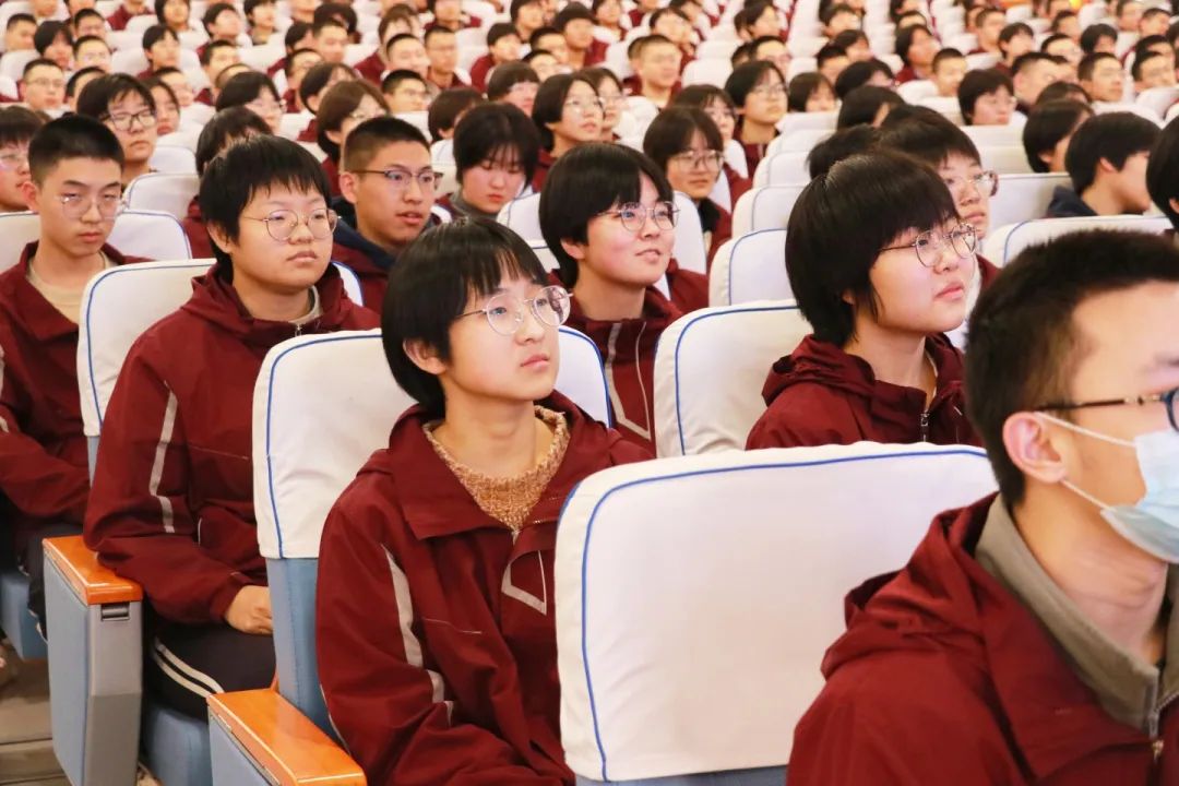 吹響集結(jié)號(hào) 奮戰(zhàn)100天丨點(diǎn)亮目標(biāo)，向高三進(jìn)發(fā)