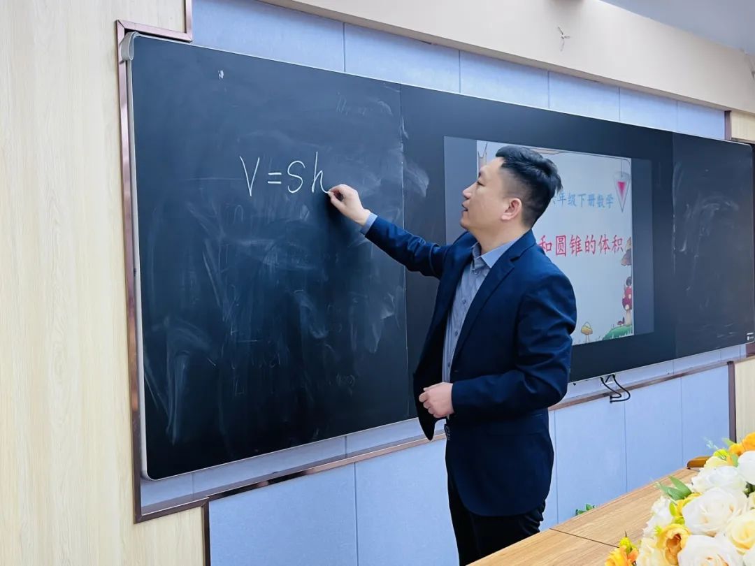 【立小?聚焦教學(xué)】聚賢示范 華山論“課”｜學(xué)科示范課展示紀實