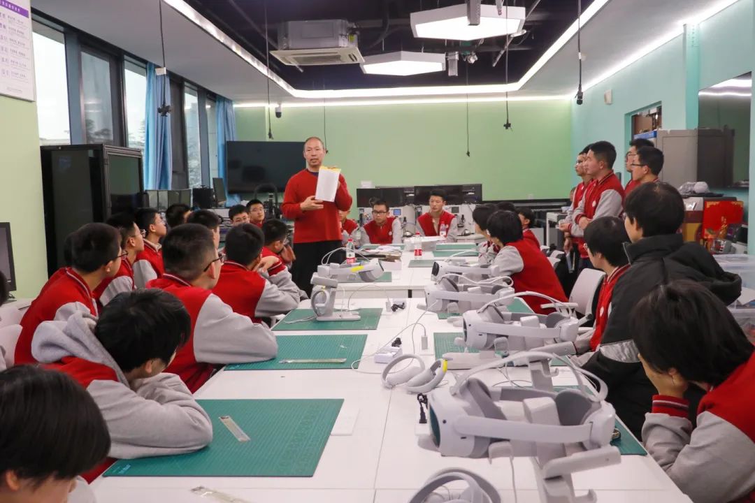 清華大學(xué)，我們來了！