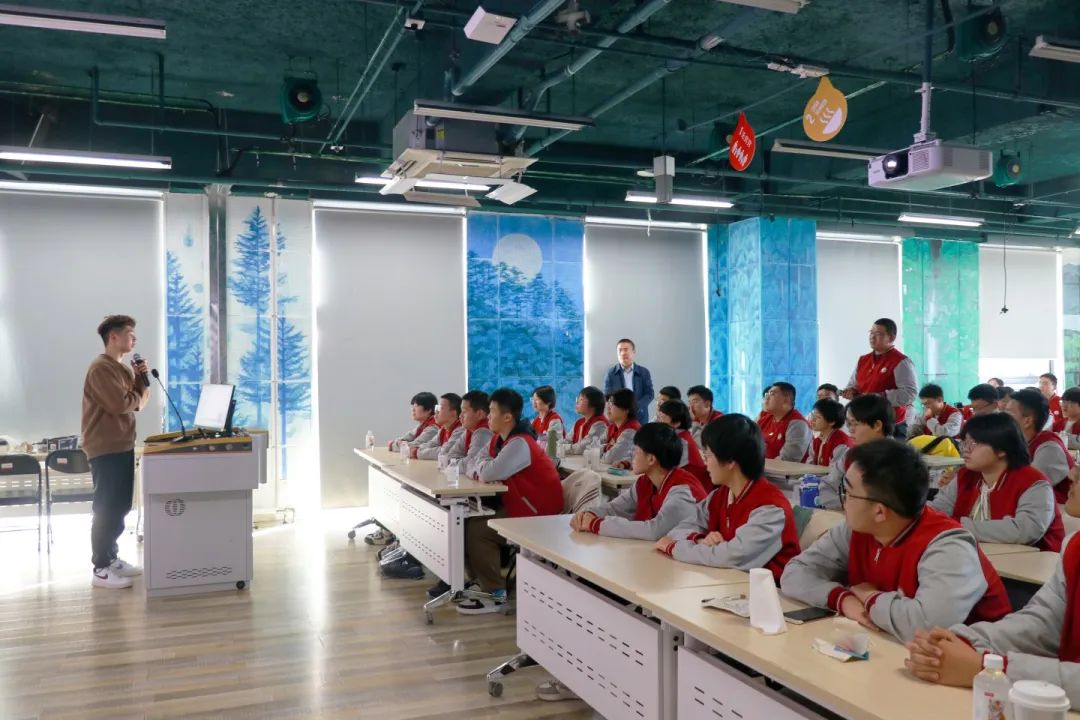 清華大學(xué)，我們來了！