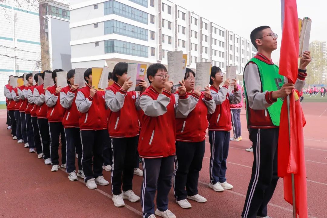 青春不問(wèn)西東 奮斗自成芳華丨高一年級(jí)師生共同備戰(zhàn)調(diào)研考試