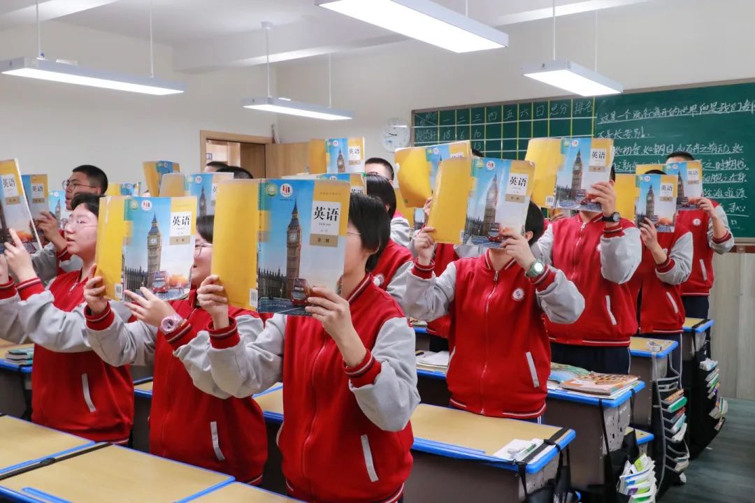 青春不問(wèn)西東 奮斗自成芳華丨高一年級(jí)師生共同備戰(zhàn)調(diào)研考試