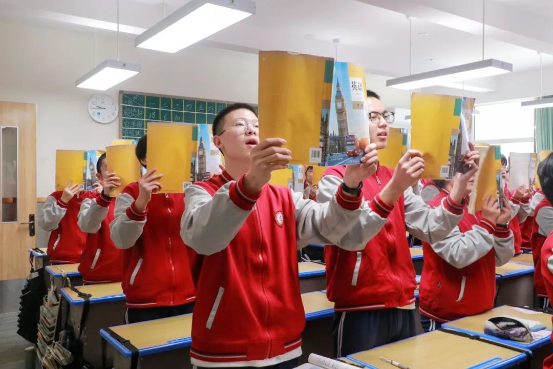 青春不問(wèn)西東 奮斗自成芳華丨高一年級(jí)師生共同備戰(zhàn)調(diào)研考試