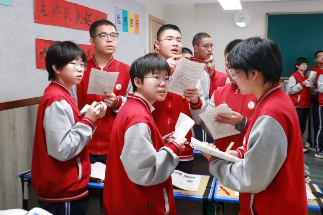 青春不問(wèn)西東 奮斗自成芳華丨高一年級(jí)師生共同備戰(zhàn)調(diào)研考試