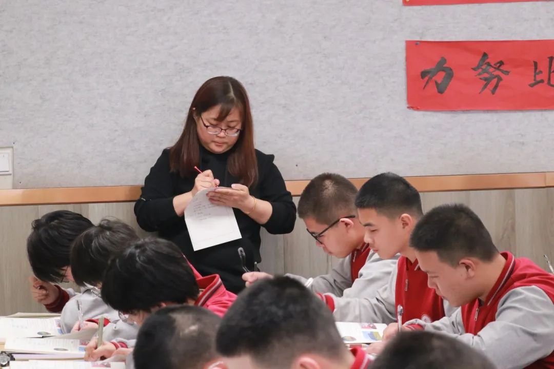 青春不問(wèn)西東 奮斗自成芳華丨高一年級(jí)師生共同備戰(zhàn)調(diào)研考試