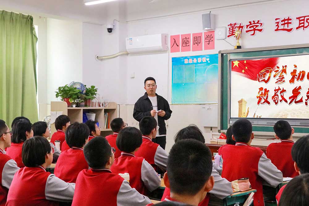 清明祭英烈 吾輩當(dāng)自強(qiáng)丨向英雄致敬！