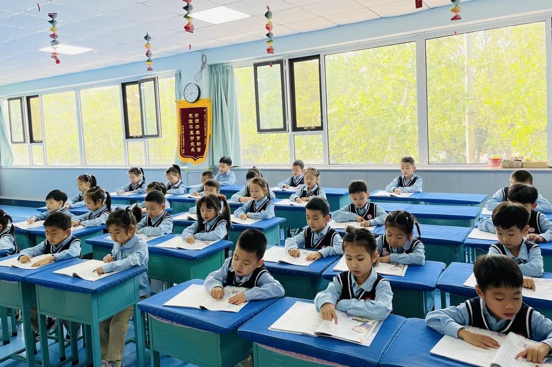 【預(yù)?讀書(shū)】春色恰如許 最美四“閱”天——石家莊私立一中附小預(yù)科部讀書(shū)月活動(dòng)