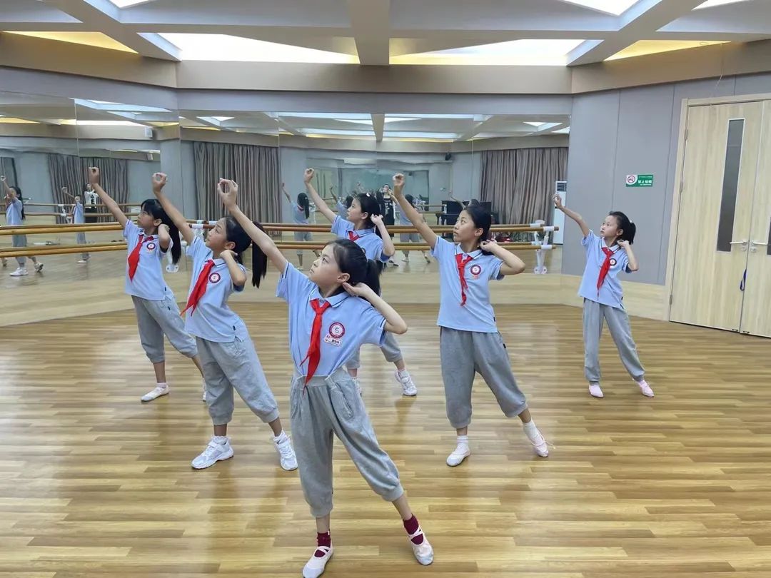 【立小?聚焦教學(xué)】繽紛社團(tuán)展風(fēng)采 啟智潤心助成長(zhǎng)｜立之愛社團(tuán)課活動(dòng)展示