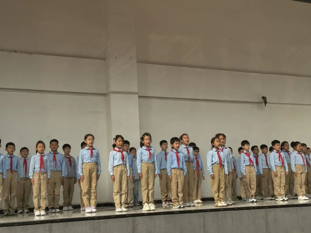 【立小?少先隊(duì)】石家莊私立一中附屬小學(xué)開(kāi)展慶祝中國(guó)少年先鋒隊(duì)75周年“紅領(lǐng)巾愛(ài)祖國(guó)”主題隊(duì)日活動(dòng)