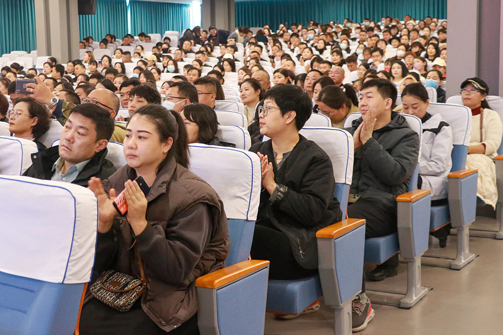 攜手賦能 備戰(zhàn)高考丨北京外國語大學(xué)見面會暨高三家長會