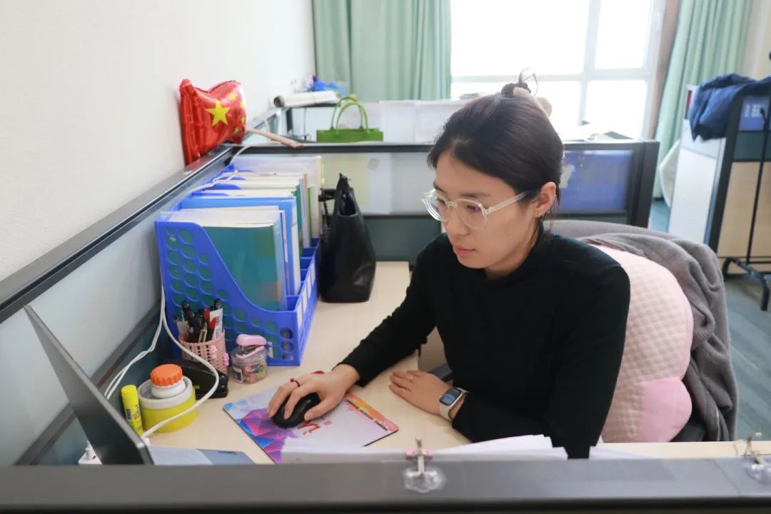 三尺講臺有溫度 微光致遠育桃李丨師者匠心，扎根在校園的每個角落