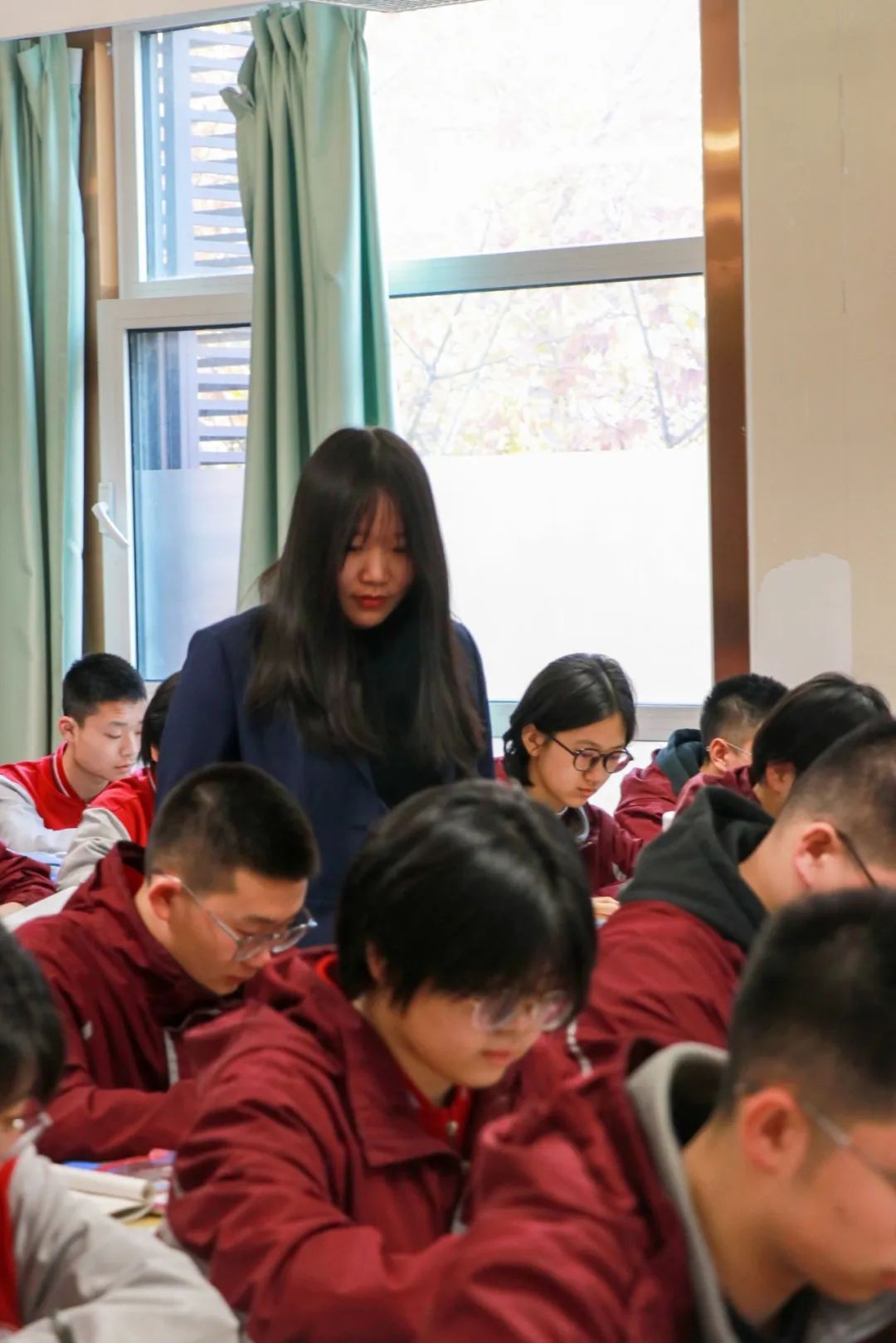 三尺講臺有溫度 微光致遠育桃李丨師者匠心，扎根在校園的每個角落