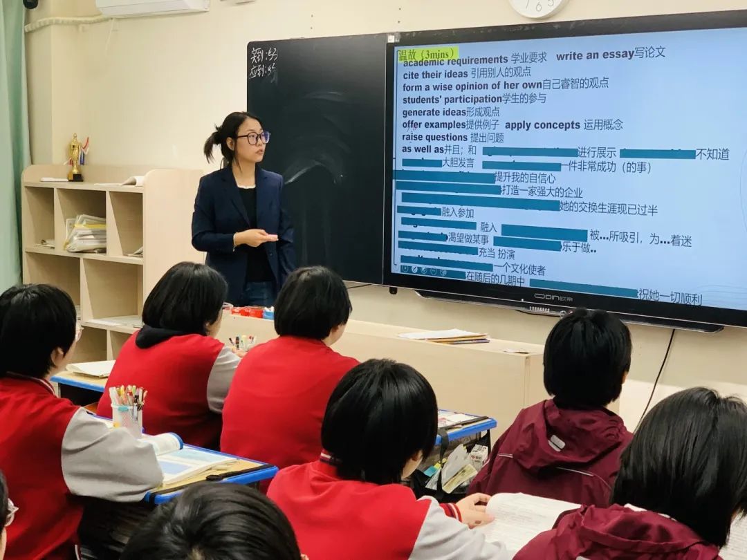 三尺講臺有溫度 微光致遠育桃李丨師者匠心，扎根在校園的每個角落