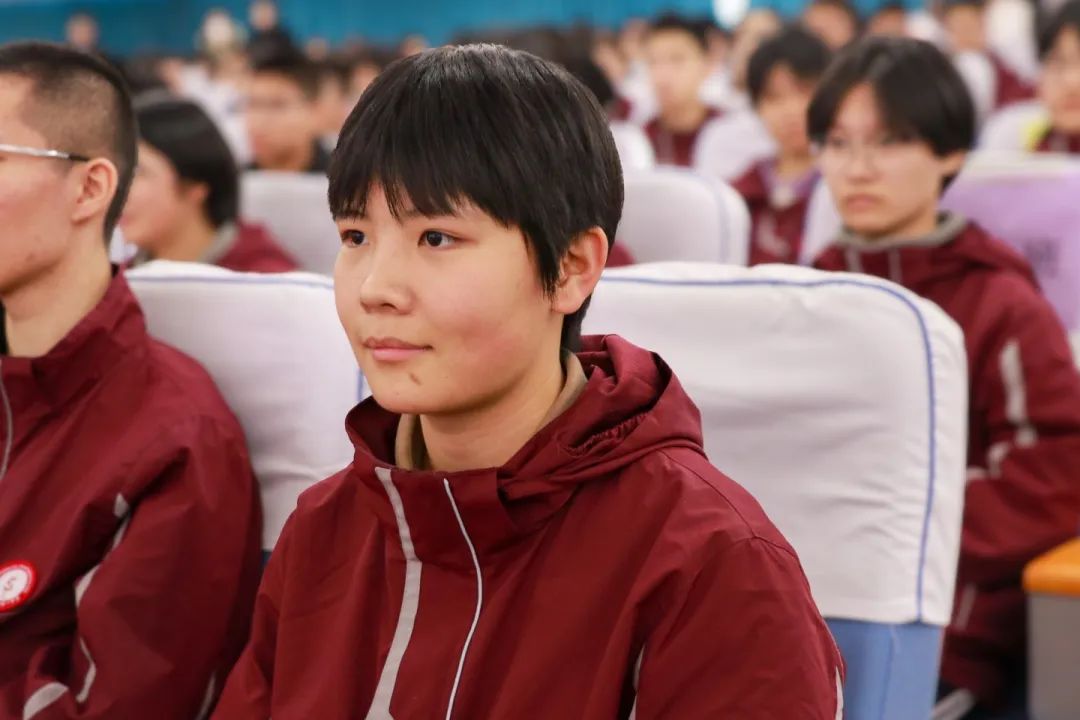 985、211名校面對(duì)面 丨北京交通大學(xué)授予我?！皟?yōu)質(zhì)生源基地”牌