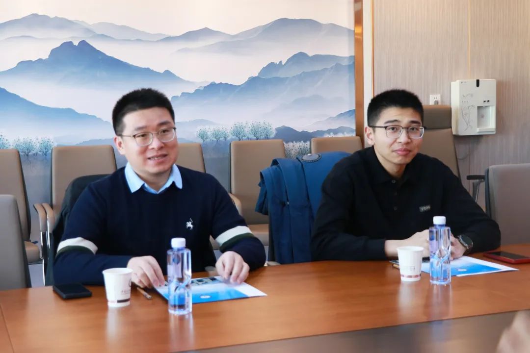 985、211名校面對面 丨東北大學(xué)和中國海洋大學(xué)授予我?！皟?yōu)質(zhì)生源基地”牌