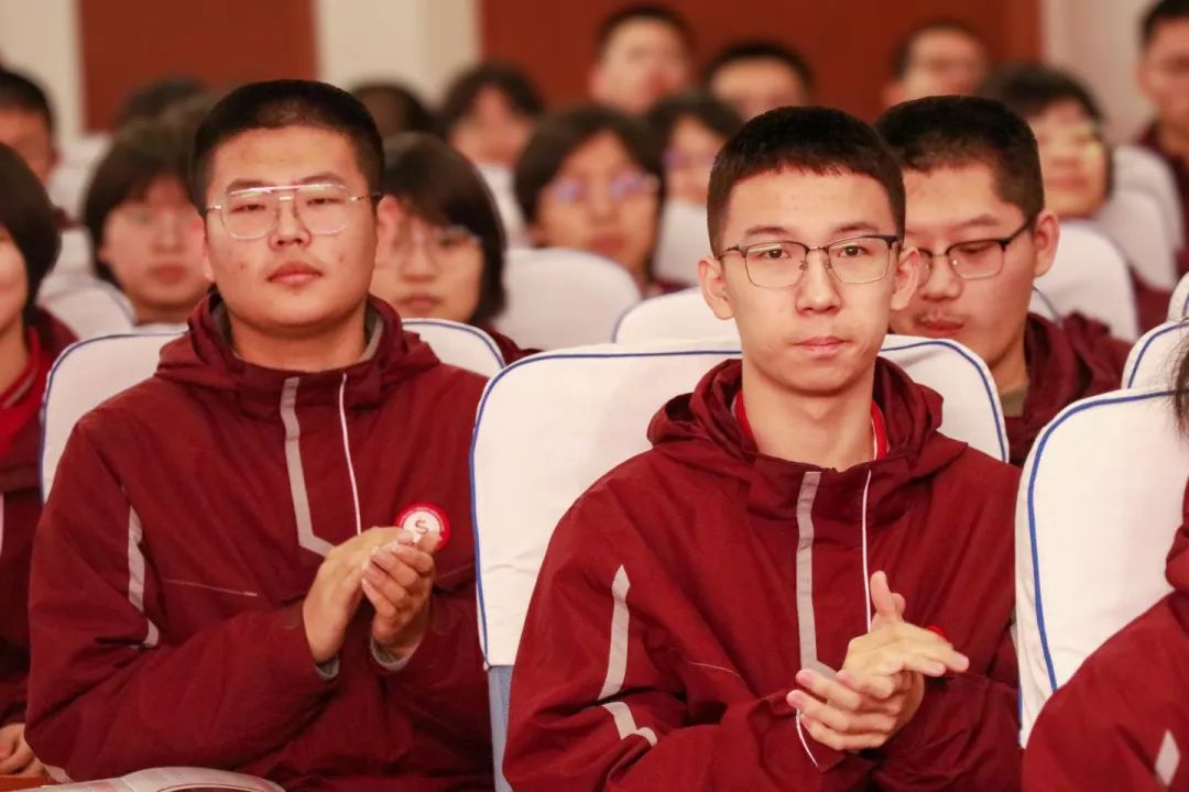 985、211名校面對面 丨東北大學(xué)和中國海洋大學(xué)授予我校“優(yōu)質(zhì)生源基地”牌