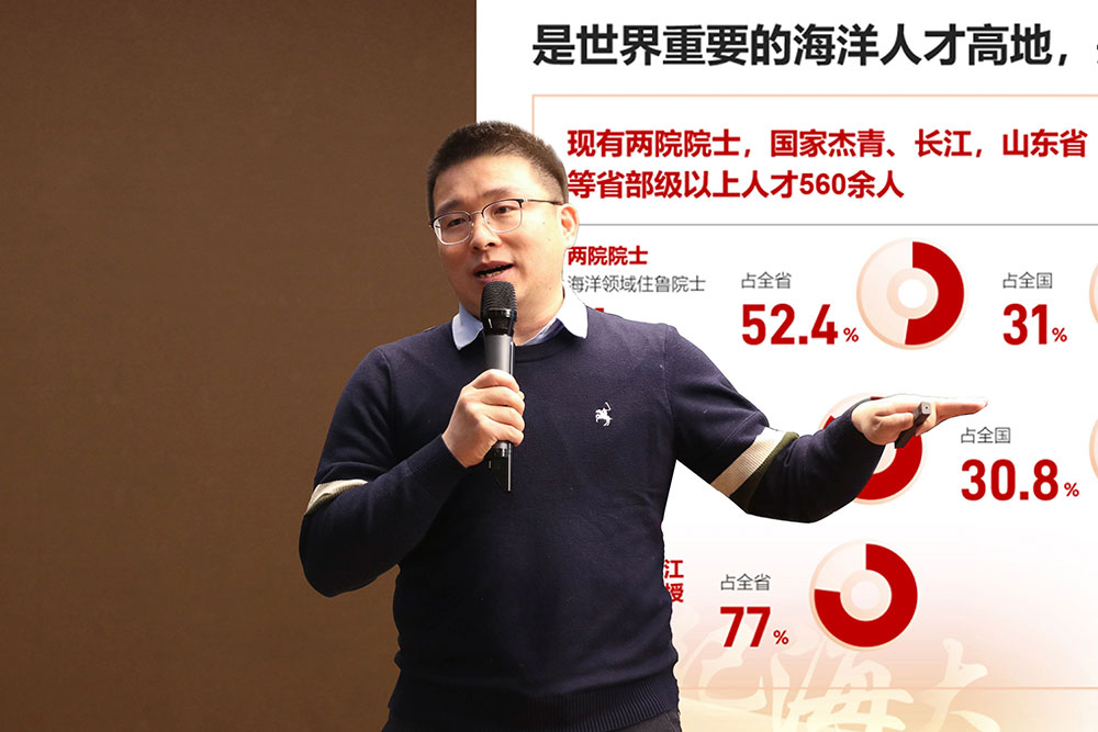 985、211名校面對面 丨東北大學(xué)和中國海洋大學(xué)授予我?！皟?yōu)質(zhì)生源基地”牌