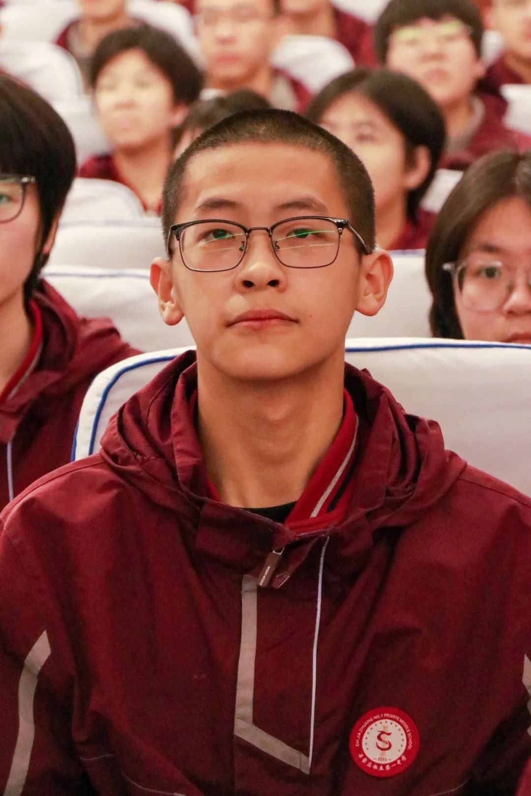985、211名校面對面 丨東北大學(xué)和中國海洋大學(xué)授予我?！皟?yōu)質(zhì)生源基地”牌