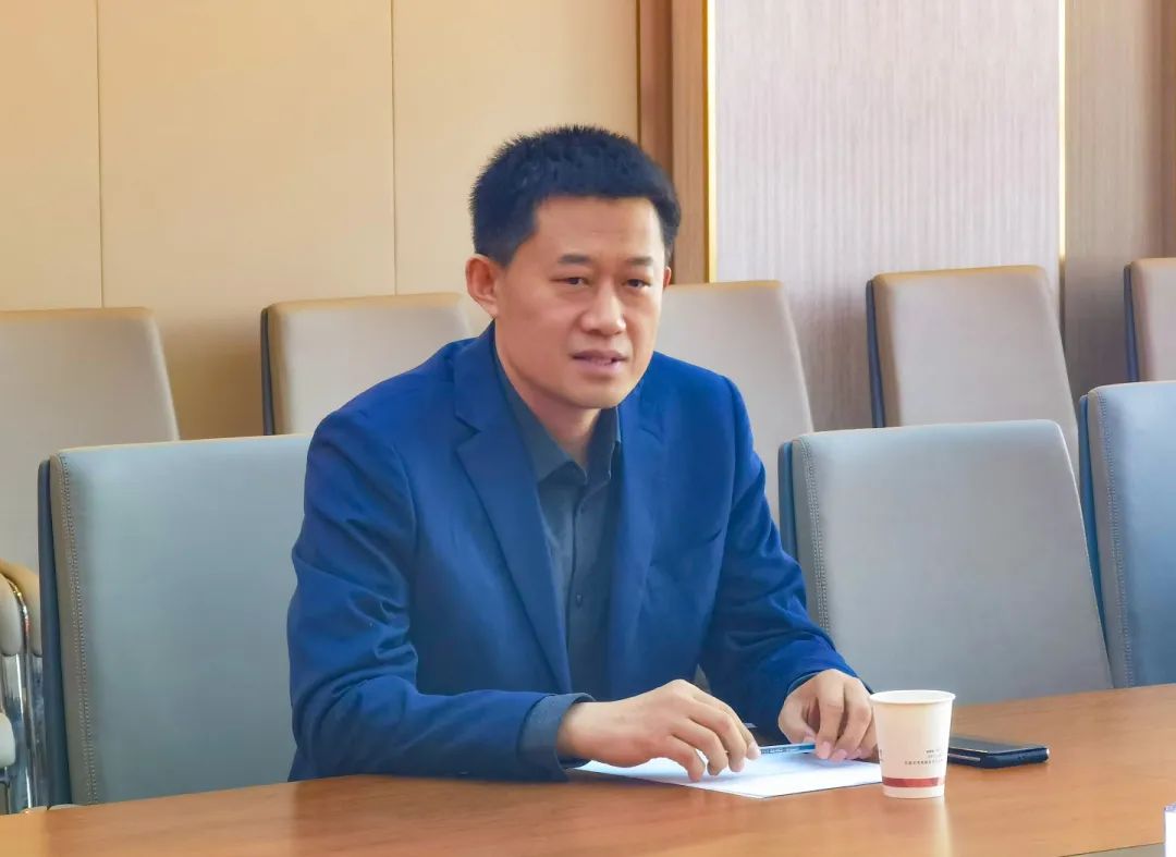 985、211名校面對面 丨中南財經(jīng)政法大學和華中農業(yè)大學授予我?！皟?yōu)質生源基地”牌