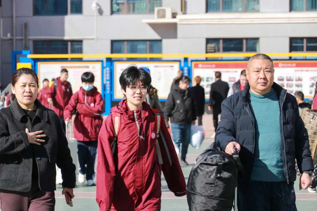 攜手奮進啟新程 奮楫揚帆創(chuàng)輝煌丨石家莊私立一中開學報到紀實